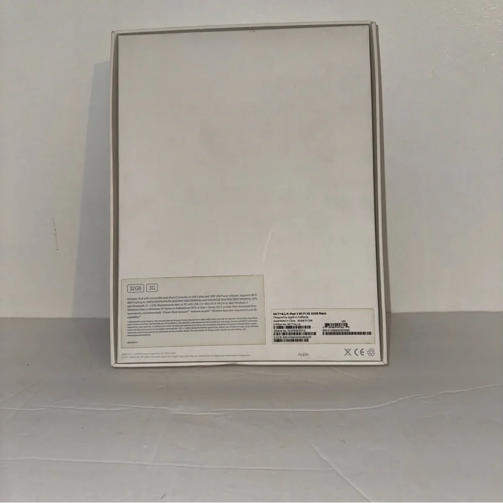 Apple iPad 2 Wi-Fi 3G 32GB Black Model A 1396 comes with box and USB charger